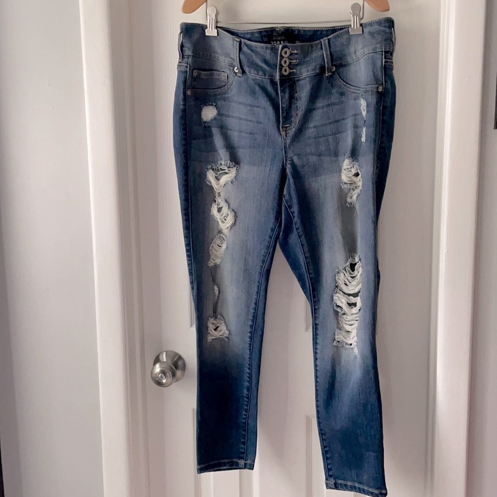 Torrid destructed ripped skinny jeans 16XS